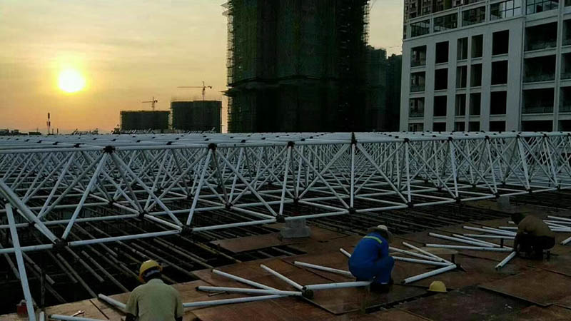 厦门螺栓球网架安装现场